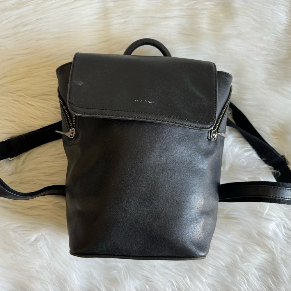 ✮ Matt & Nat Vegan Leather Backpack ✮